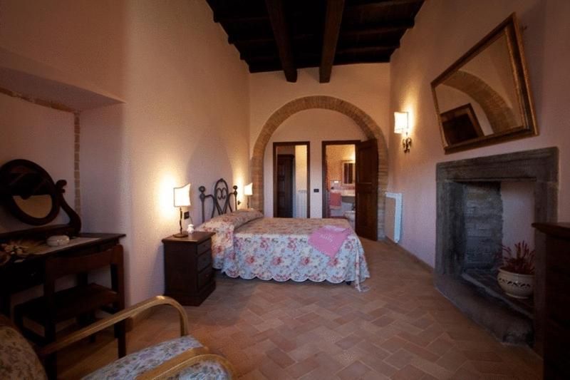 Palazzo Orsini Bed & Breakfast Bomarzo Ruang foto